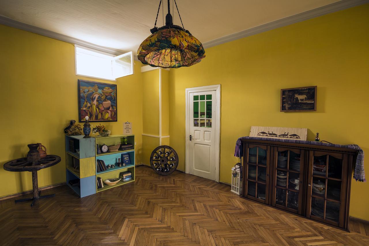 Royz Hostel Tbilisi Bagian luar foto