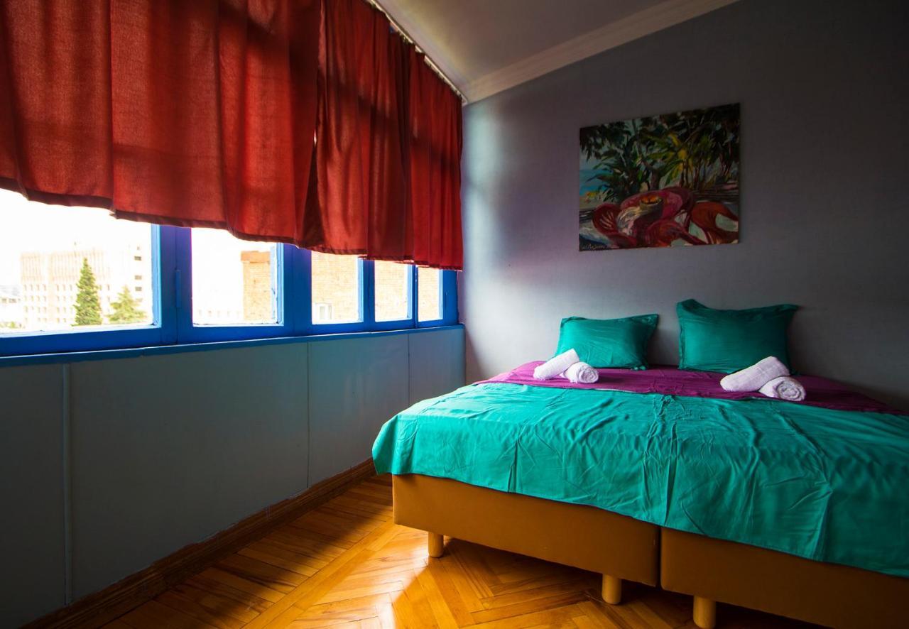 Royz Hostel Tbilisi Bagian luar foto