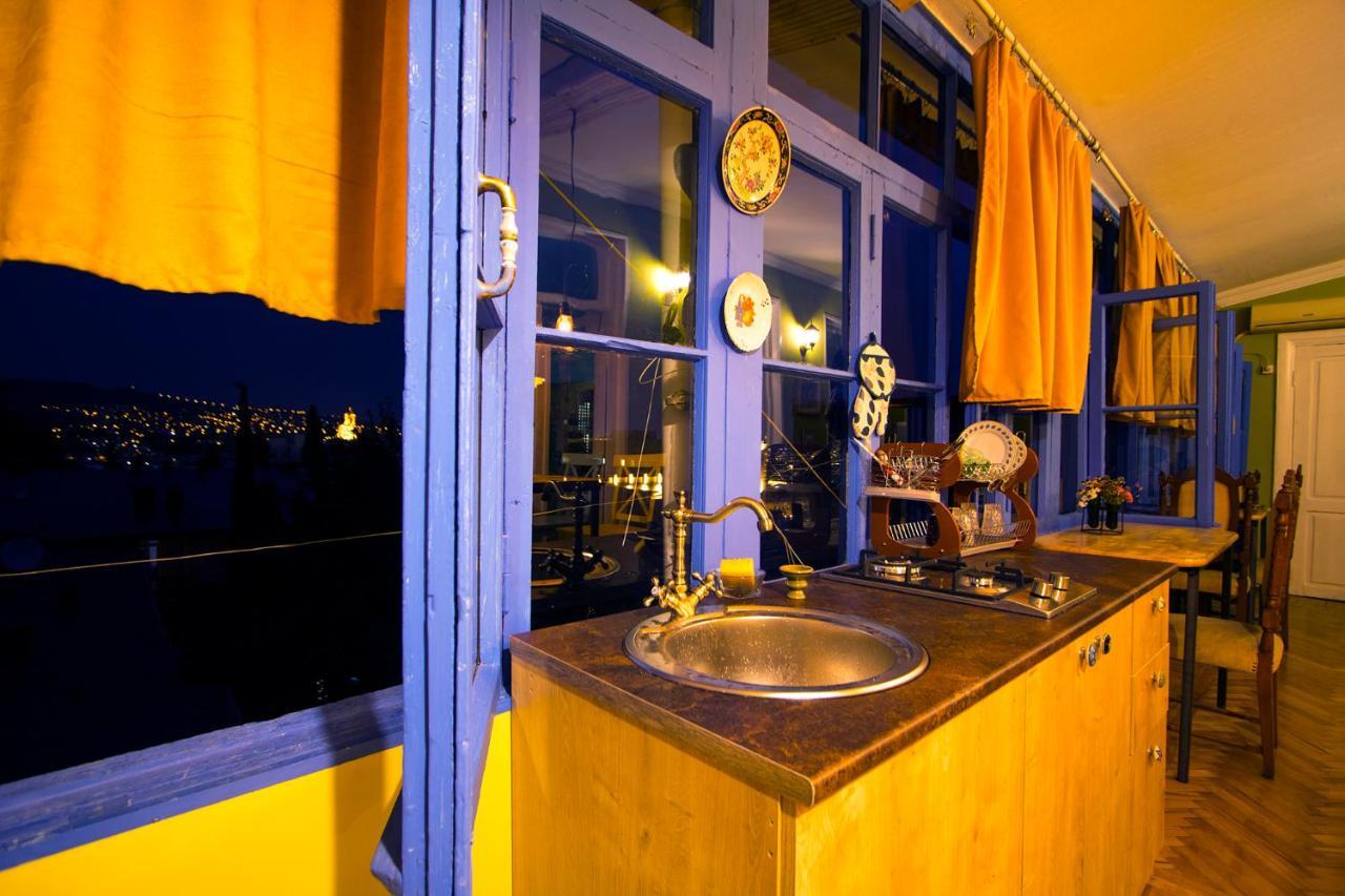 Royz Hostel Tbilisi Bagian luar foto